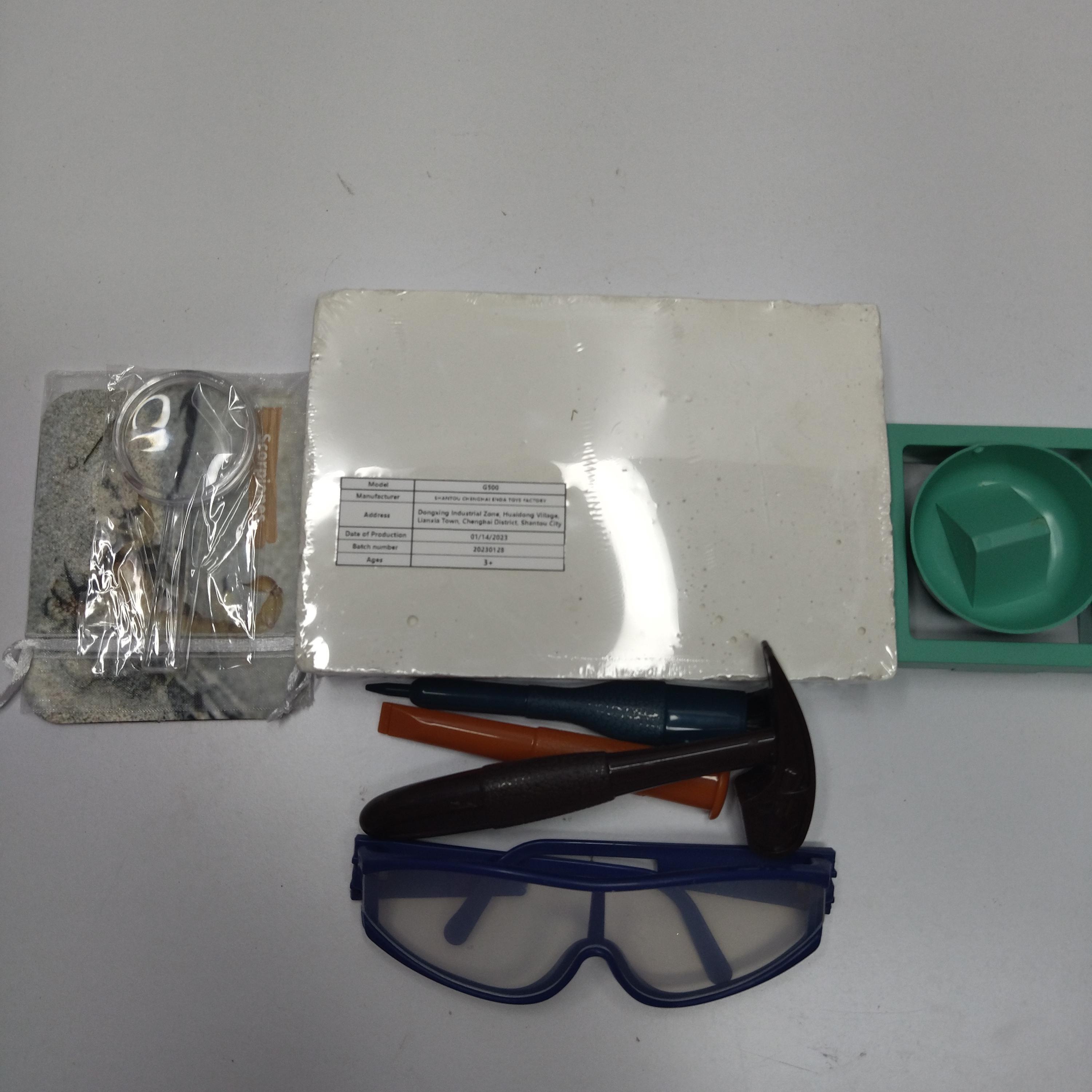 Amber Worm Digging Kit - The Perfect Gift For Little Explorers